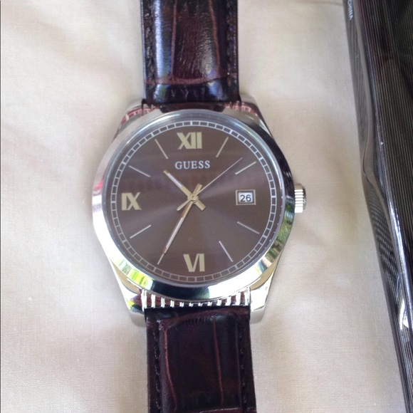 Watch - Picture 2 of 8